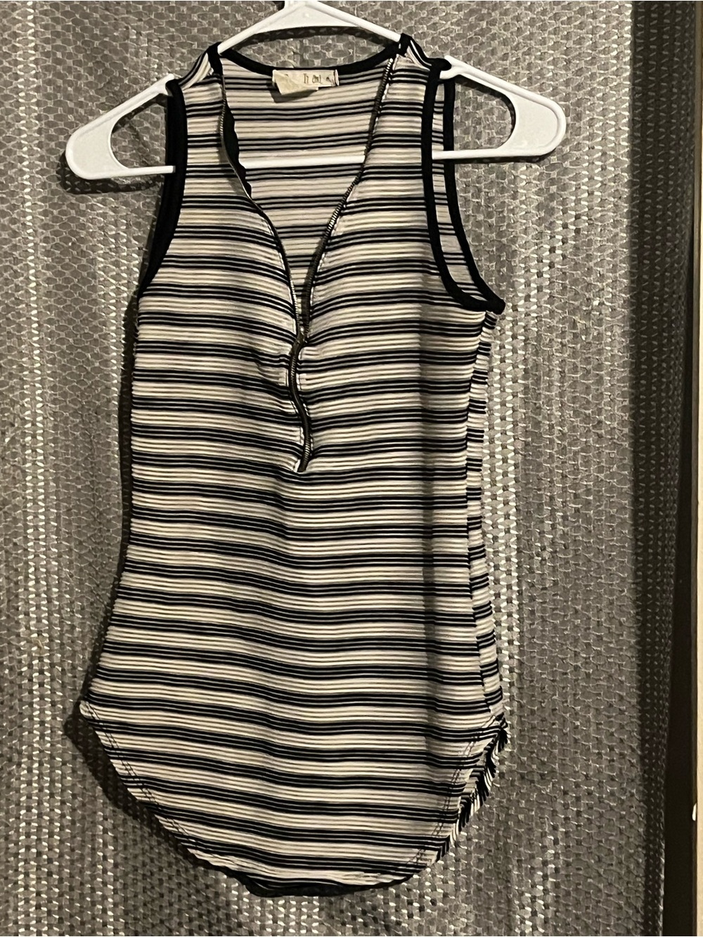 Sleeveless Striped Henley Tank Top - Black & White